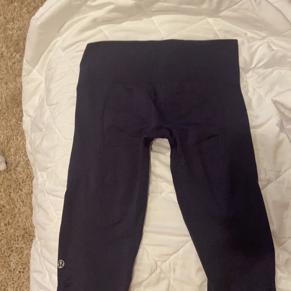 Lululemon 26” Waist  in blue The Flow Crop Knee High Athleisure Sport Comfy - Picture 3 of 3